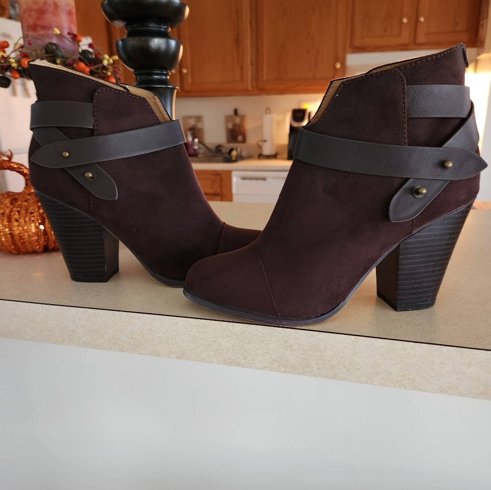 SUEDE BOOTIES